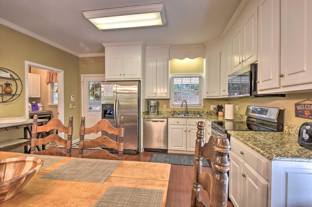 Lake Keowee Escape With Dock, Deck And Lake Access! Six Mile Extérieur photo